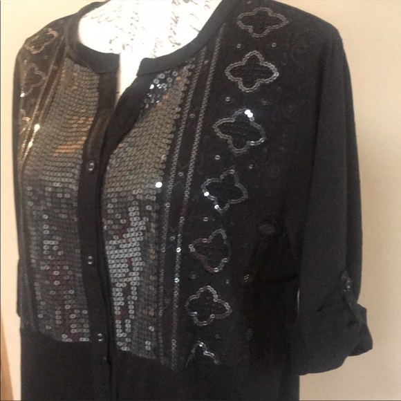 Style & CO Beautiful Black Top w/sequins. Large
60% Cotton, 40% Polyester - Picture 2 of 12